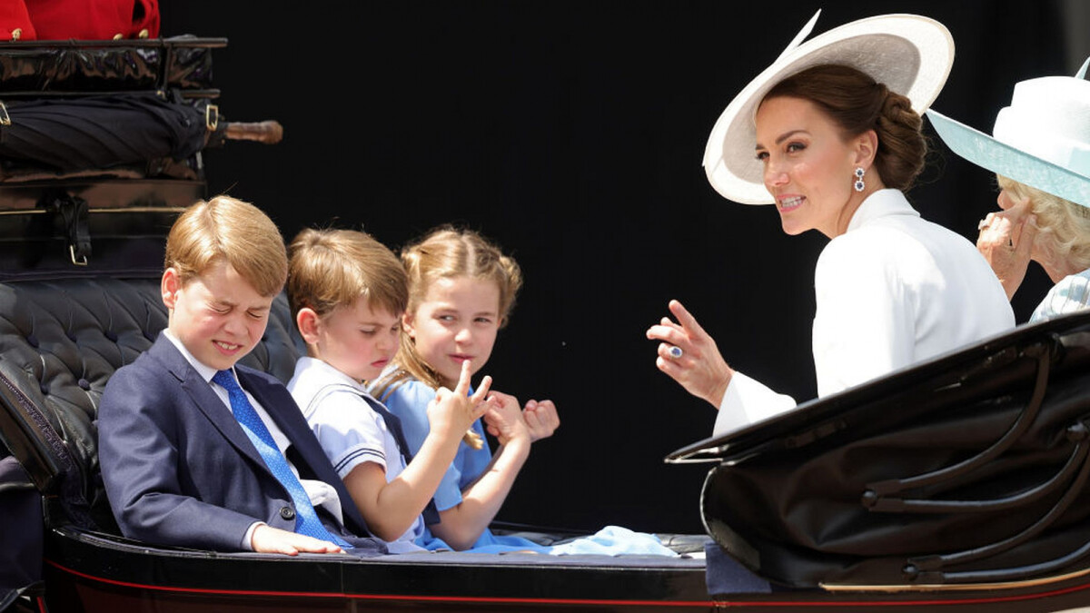 Foto Filhos De Kate Middleton E Pr Ncipe William Longe Da Escola As