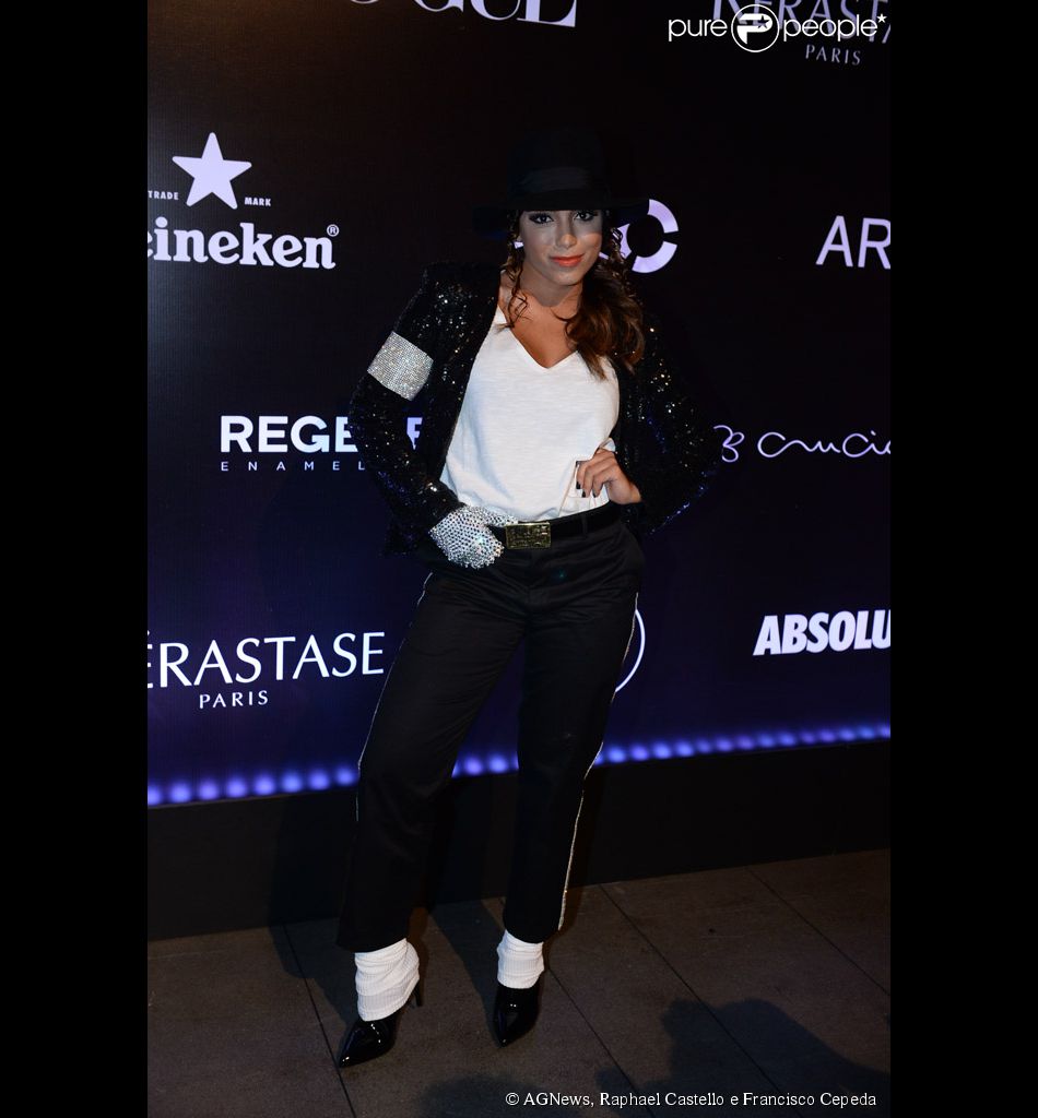 Anitta se veste de Michael Jackson para curtir Baile da Vogue  509668-anitta-se-veste-de-michael-jackson-para-950x0-1