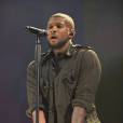 Usher se apresentou no 'Tidal X: 1020' usando algemas, nesta terça-feira, 20 de outubro de 2015