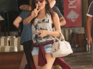 Anitta exibe boa forma usando shortinho jeans em almoço no RJ