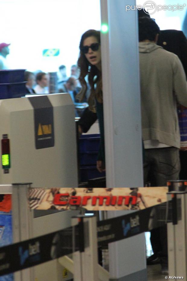 Fiuk e Sophia Abrahão foram flagrados juntos no Aeroporto de Congonhas no último sábado (09 de novembro de 2013)