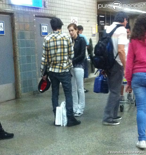 Fiuk e Sophia Abrahão foram flagrados juntos no Aeroporto de Congonhas no último sábado (09 de novembro de 2013)