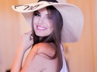Camila Queiroz festeja chegada do verão com dica de beleza: 'Batom e iluminador'