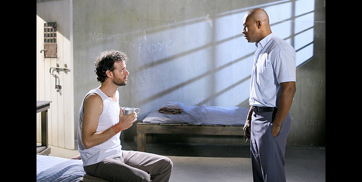 Foto Amor E Revolu O Iria Exibir Um Beijo Gay Entre Carlos Arthur Thir E Lui Mendes Mas O