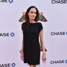 'Comecei com grilos e cerveja. Escorpiões são duros para mastigar!', exclamou Angelina Jolie sobre o hábito de comer insetos