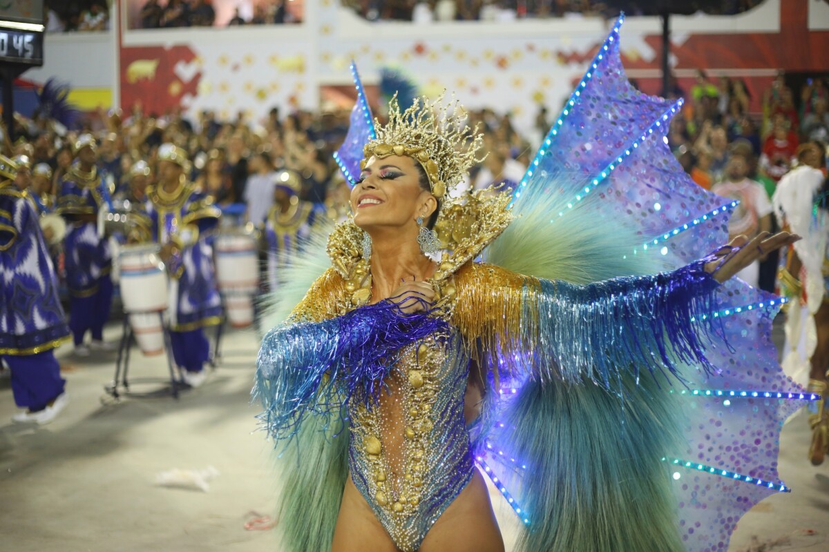 Foto Tânia Oliveira estreou como rainha de bateria no Carnaval do Rio