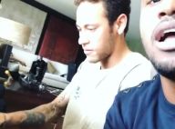 Neymar toca piano e canta com Thiaguinho: 'Vamos lançar nosso dueto'. Vídeo!