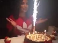 Anitta ganha festa surpresa de fãs e brinca na web: 'Desgraçados'. Vídeo!