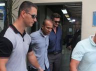 Ex-'BBB17' Marcos deixa delegacia após prestar depoimento e evita imprensa