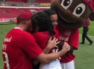 Ex-BBB Emilly chora com homenagem do Internacional à família. Vídeo!