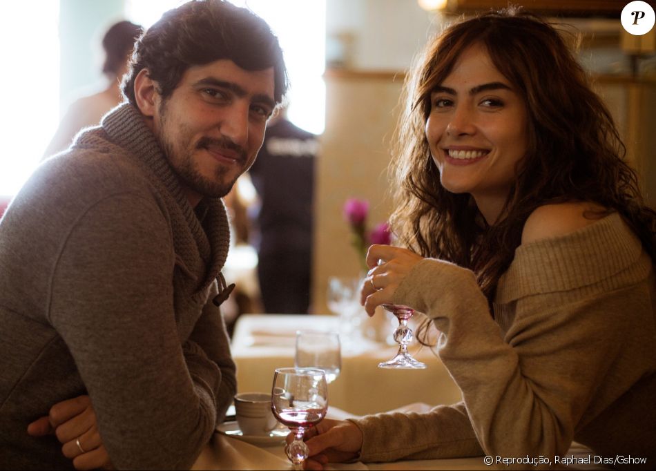 Renato Góes elogiou Maria Casadevall, seu par romântico na série 'Os Dias Eram Assim'