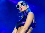 Anitta usa biquíni e óculos grifados de R$ 4.400 em dia de piscina. Foto!
