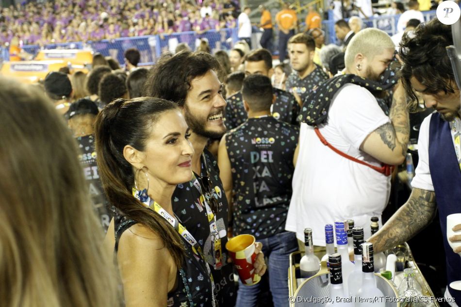 Resultado de imagem para Fátima Bernardes vai com namorado e filhas à Sapucaí