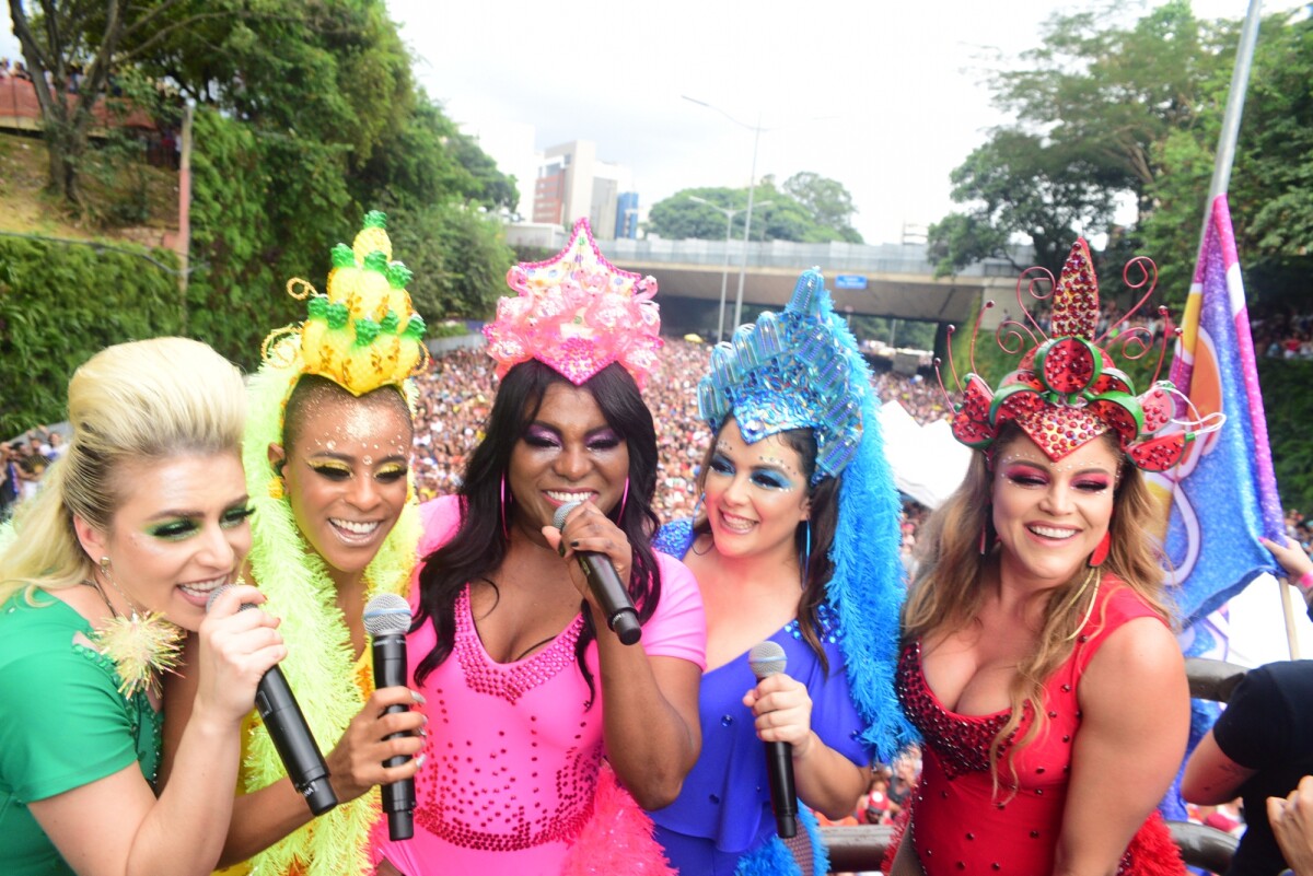 Foto As Meninas Do Grupo Rouge Comandaram A Folia Em Um Dos Blocos De