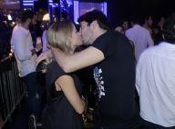 Kaká troca beijos com namorada, Carol Dias, em show de Jorge e Mateus. Fotos!