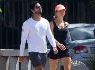 Com look fitness e boné, Grazi Massafera caminha com namorado, Patrick Bulus
