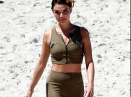 Isis Valverde posa de lingerie e exibe barriguinha de gravidez. Veja foto!