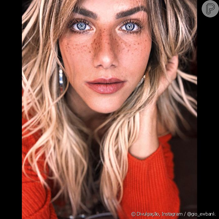 Giovanna Ewbank Tamb M J Usou O Coral Depois Que A Pantone Divulgou O