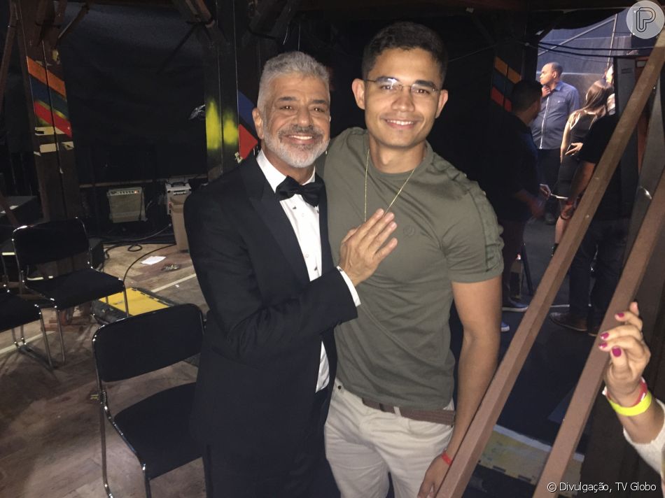 Lulu Santos se declarou para o noivo, Clebson Teixeira, após ser pedido em casamento na madrugada deste domingo, 27 de janeiro de 2019