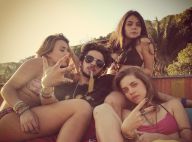 Chay Suede participa de filmagens no Rio rodeado de mulheres: 'Festa na laje'