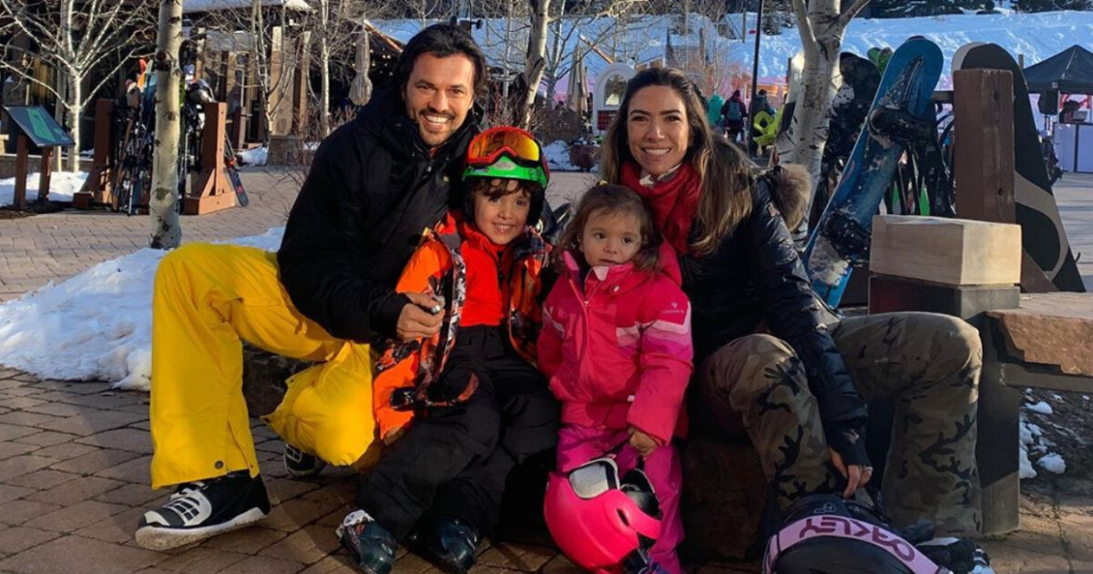 Filha De Patricia Abravanel Jane Rouba Cena Look Neon Na Neve