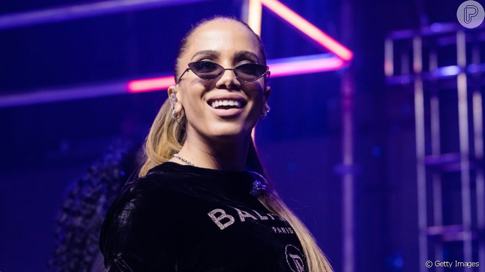 Anitta Publicou Fotos De Lingerie E Corpo Chamou Aten O Na Web Nesta Quinta Feira De Mar O