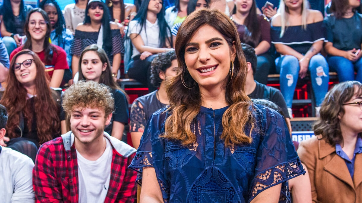 Foto Andréia Sadi tem gravidez de gêmeos revelada na TV por Maria