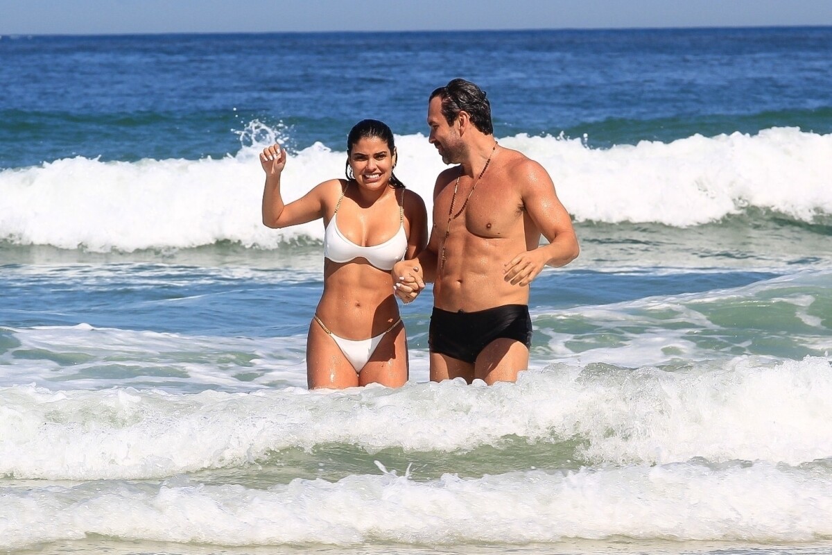 Foto Munik Nunes E Novo Namorado Se Divertiram Juntos Na Praia Da