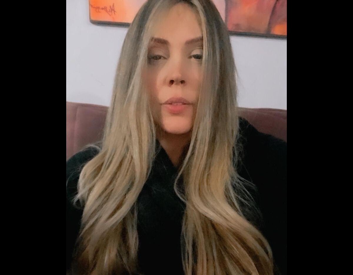 Foto Aos 46 anos Simony foi diagnosticada câncer no intestino e