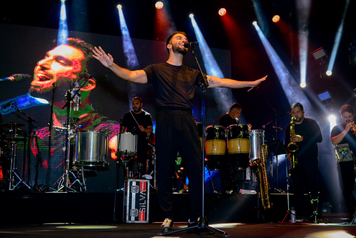 Foto Cantor Silva Se Apresentou No Jockey Club Brasileiro No Rio