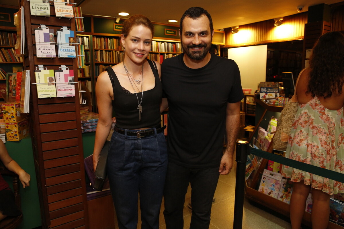 Foto Leandra Leal levou o marido Alê Youssef para o lançamento do