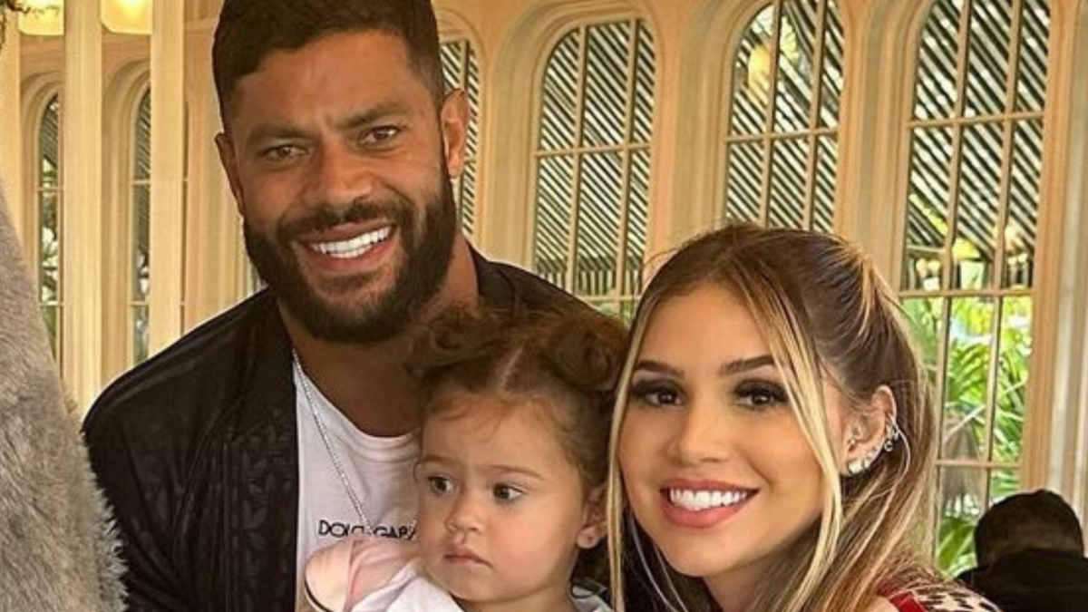 Foto Hulk e Camila Ângelo fazem chá revelação no Réveillon e anunciam