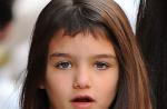 Suri, filha de Tom Cruise e Katie Holmes, faz aniversário de 7 anos