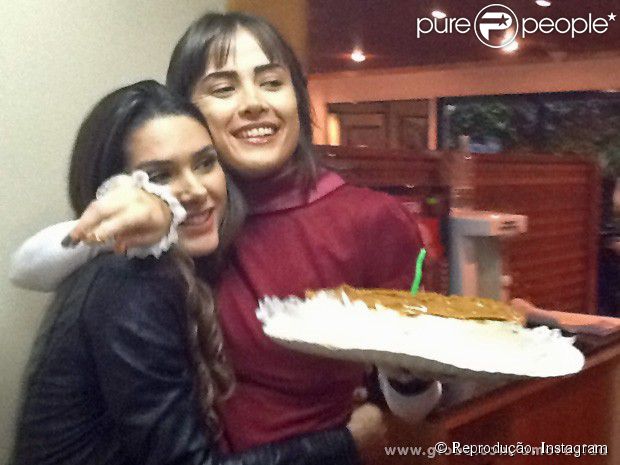 Caio Castro se declarou para Maria Casadevall no dia do aniversário da atriz: 'Se você não fosse meu, eu não seria tão seu', em 24 de julho de 2013
