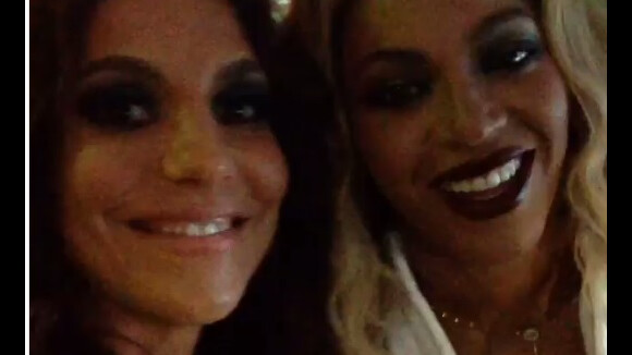 Ivete Sangalo faz vídeo agarradinha com Beyoncé após Rock in Rio: 'Que fofilda'