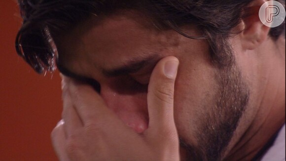 Renan caiu no choro com a eliminação de Daniel do 'BBB16': 'Tenho carne, sentimento'