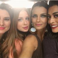 Marina Ruy Barbosa faz selfie com atrizes e fãs elogiam: 'Totalmente divas'
