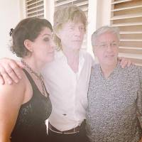 Caetano Veloso tieta Mick Jagger após chegada do inglês ao Rio