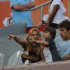Carolina Dieckmann levou os filhos, José e Davi, ao Rio Open nesta quinta-feira (18): lá, a família assistiu a uma partida de Rafael Nadal, considerado um dos melhores tenistas do mundo