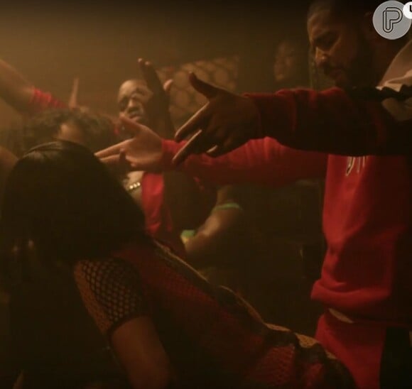 Rihanna dança para Drake no clipe da música 'Work'