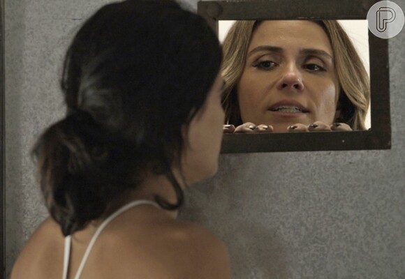 Atena (Giovanna Antonelli) propõe a Tóia (Vanessa Giácomo) que as duas se unam para matar  Romero (Alexandre Nero), na novela 'A Regra do Jogo'