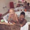 Neymar já postou foto na banheira ao lado de Davi Lucca