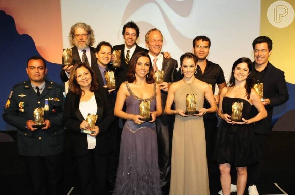 No prêmio 'Cariocas do Ano', concedido pela revista 'Veja Rio' de 2011, Deborah Secco e Rogerio Chor se consagraram como personalidades que mais se destacaram em suas áreas