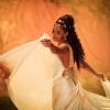 O espetáculo de dança de Isabel (Camila Pitanga) mistura samba com ritmos africanos e tem leve influência europeia