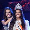 Jakelyne Oliveira recebeu a coroa das mãos de Gabriela Markus, Miss Brasil 2012