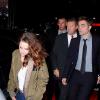 Kristen Stewart e Robert Pattinson deixam o local