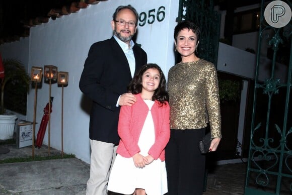 Ernesto Paglia chegou acompanhado na mulher, a também jornalista Sandra Annenberg, e a filha do casal, Elisa