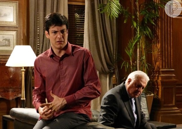 O primeiro confrontro entre César (Antonio Fagundes) e Félix (Mateus Solano) foi quando ele descobriu a homossexualidade do filho, em 'Amor à Vida'