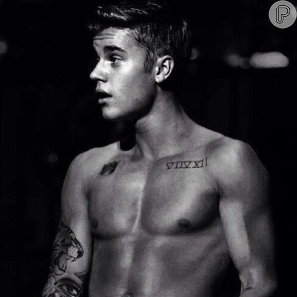 Justin Bieber prioriza os exercícios de bíceps e peito durante os seus treinos diários