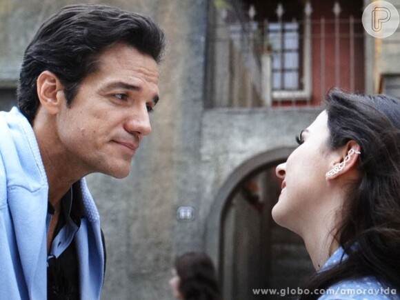 Valdirene (Tatá Werneck) aceitou reatar com Ignácio (Carlos Machado), pensando no bem de sua filha, em 'Amor à Vida'